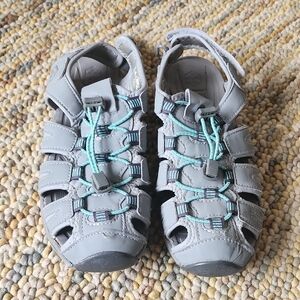 Stylish Gray Khombu  Kids Sandals with Teal Accents